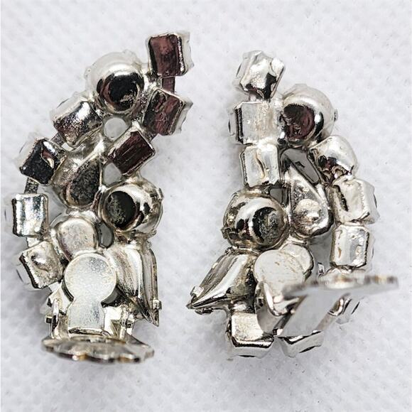 EARRINGS-JULIANA D&E-Vintage-Multi Clear Rhinestones-Leaf Shaped-Clip On - Picture 5 of 12
